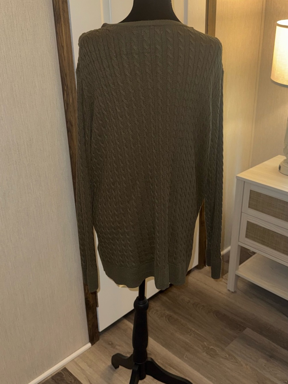 Amazon Essentials Olive Cable-Knit Crewneck Sweater - Women's - Picture 4 of 6